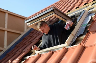 Pose de fenêtres de toit Velux à Gesvres